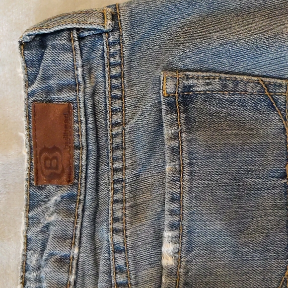 Vintage Bullhead Laguna boot cut distressed blue jean. Size 5 - Picture 8 of 11